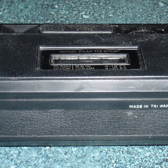 Vintage GAF 126 Instant Loading Camera Outfit 100XF - COLLECTIBLE GIFT! - Picture 4 of 4